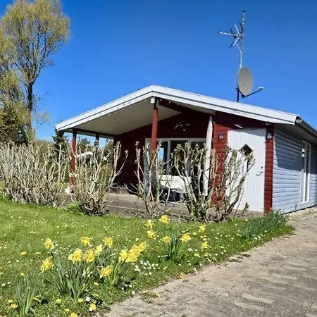 Ferienhaus-in-ruhiger-lage-mit-kamin-terrasse-und-grenznaehe Tatil Evi Skovmose